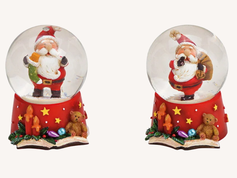 2er-Set Schneekugel mit lustigen Nikolaus und süßen Details aus Poly und Glas 2 fach sortiert (rot) B4 x H6 x T5cm
