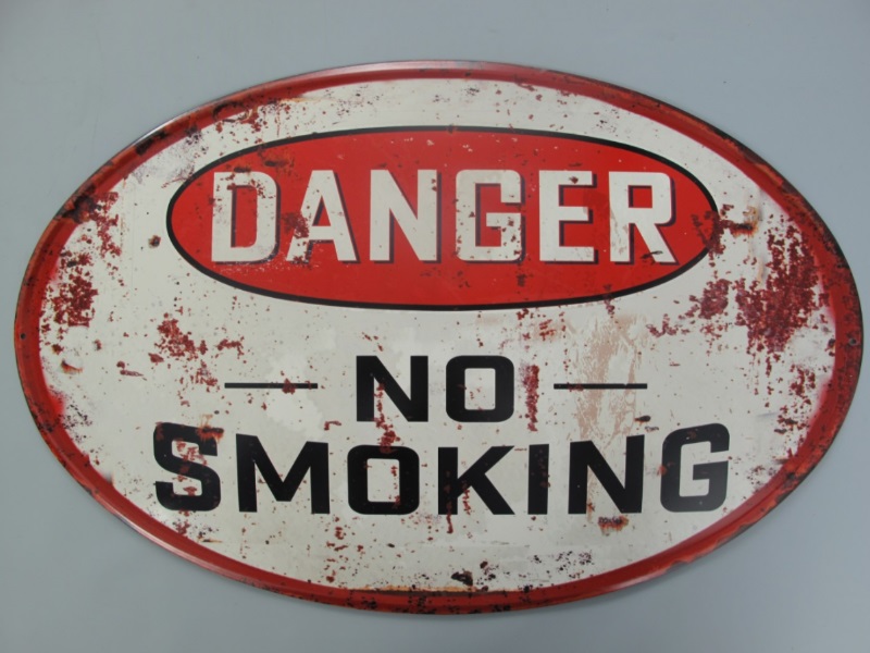 Wandschild - Blechschild aus Eisenblech - Top Deko, Danger No Smoking -H33x B57c