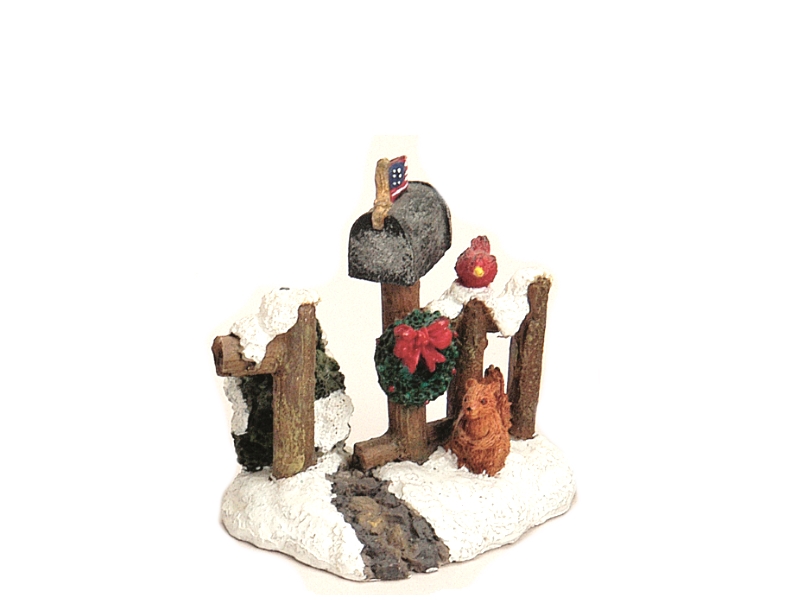 Weihnachtliche Miniatur-Figuren Winterwelt-Szene aus Poly – Briefkasten mit Eich