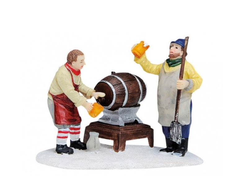 Weihnachtliche Miniatur-Figuren Winterwelt-Szene aus Poly – Männer an Bierfass B