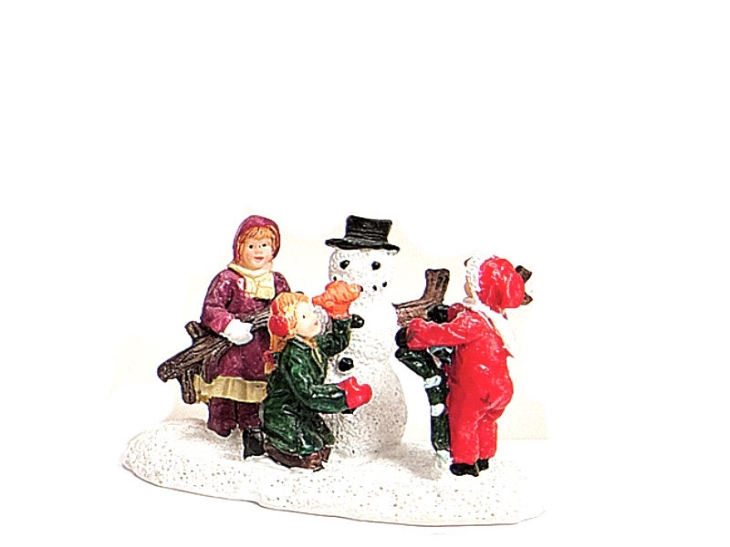 Weihnachtliche Miniatur-Figuren Winterwelt-Szene aus Poly Höhe 7 cm – Kinder bau