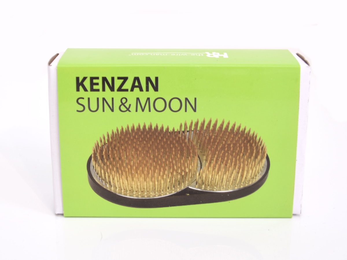 Kenzan Sun and Moon // 108 x 67mm // 454 Nadeln 13mm aus Messing // Steckigel